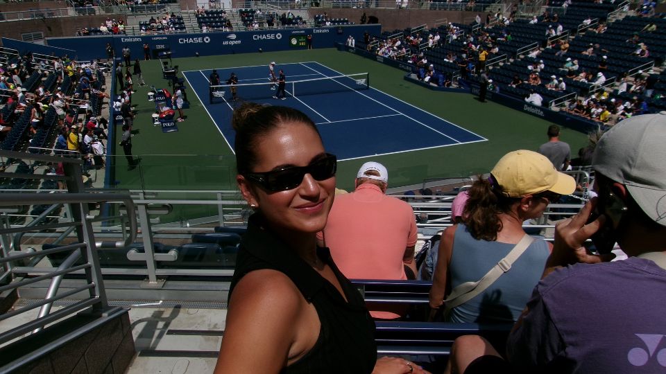 Influencer at US open tennis tournament - Dig & Dig