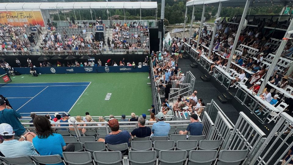 Audience at US tennis open influencer controversy - Dig & Dig